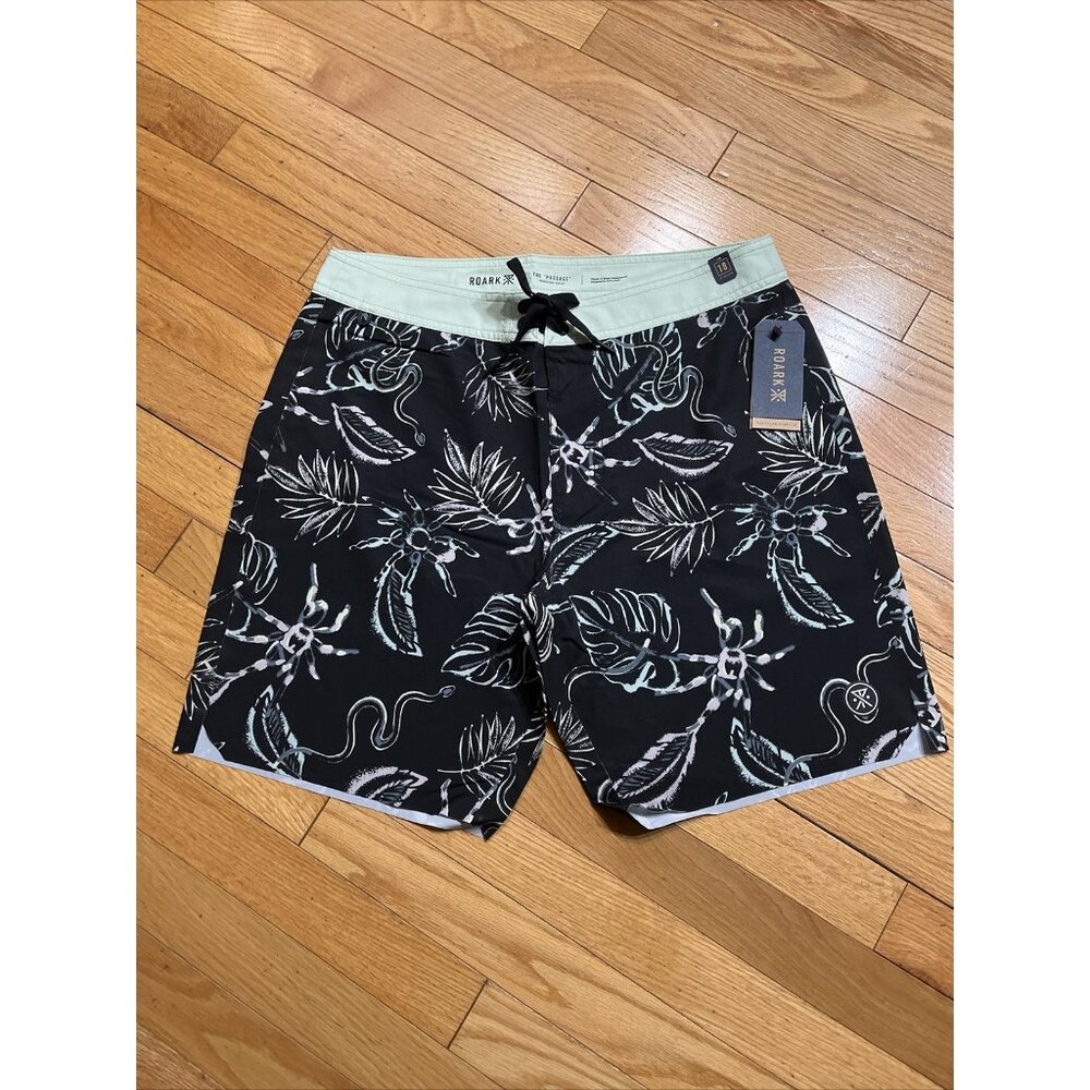 Roark Passage Primo 18” Boardshorts Tropakill Mens Size 28 NWT RB401